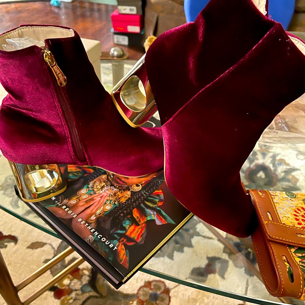 Maroon velvet bootie